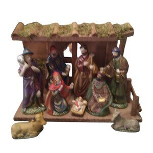 ELEMENTS PORCELAIN CHRISTMAS NATIVITY SET 9 PIECES FIGURES AND CRECHE IN BOX CB1